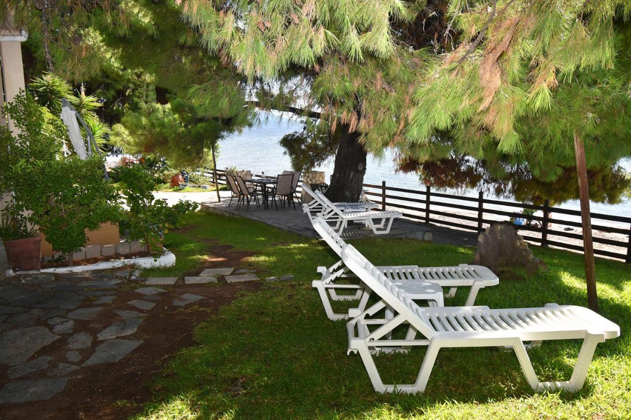 Barlee Beach Front House, Metamorfosi Exterior photo